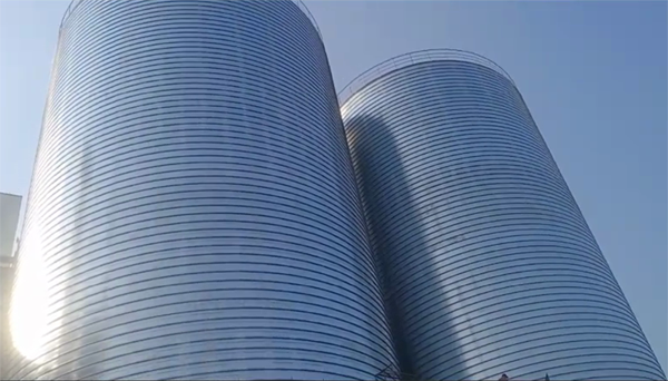 石棉2座混凝土高架卷板仓